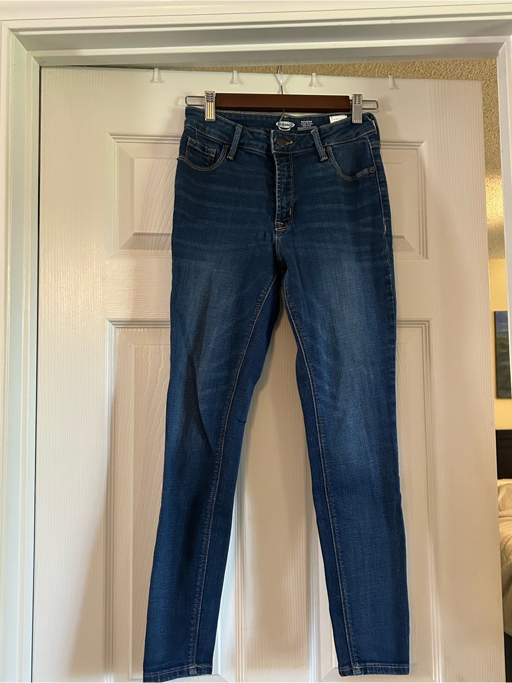 Old Navy Women's Indigo Skinny Jeans - Picture 2 of 5